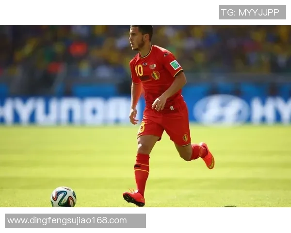 全球最强足球巨星震撼壁纸合集 展现力量与技术的巅峰时刻